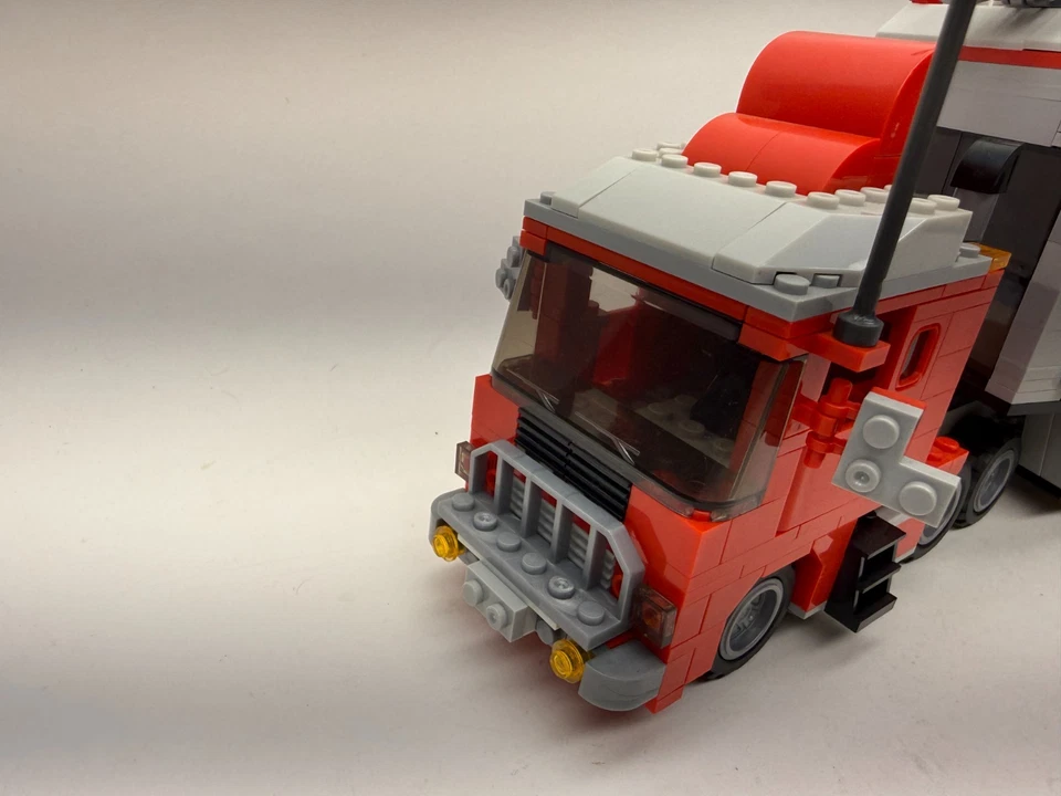 WWE C3 StackDown Hauler Building Set The Rock Daniel Bryan Mark Henry 21061 - Image 4 of 4