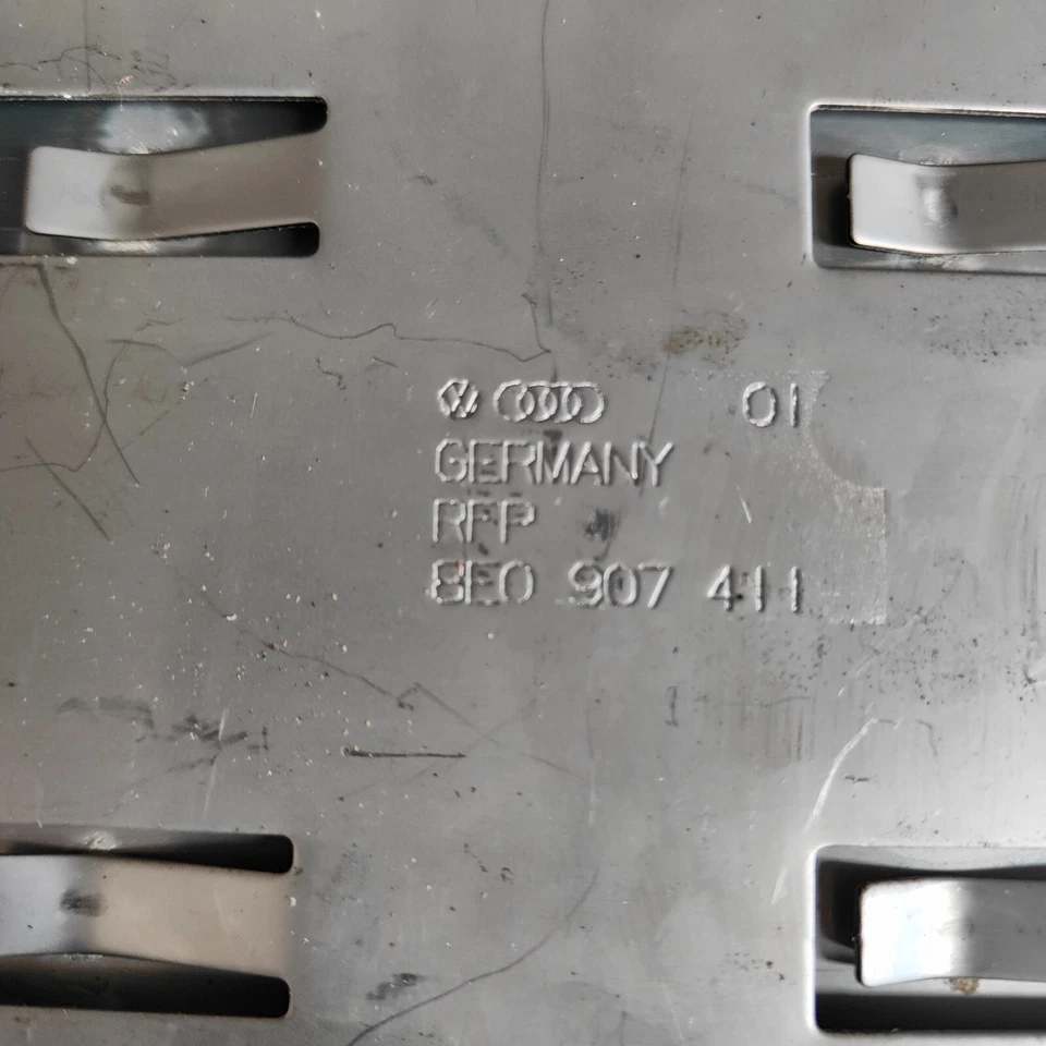 AUDI A4 2001 1,9 unidad de control del motor ecu 8E0907411 #1 Foto 2 de 3