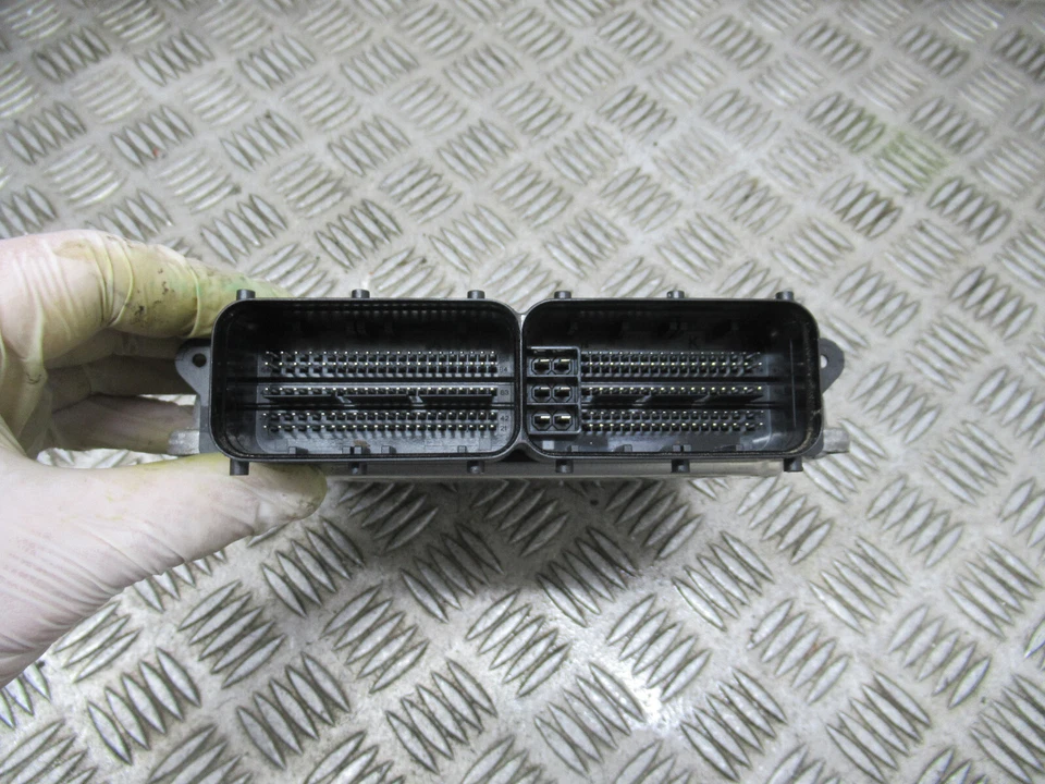 2017 AUDI A4 AVANT S-LINE B9 2.0TDI MANUAL MK5 5DRS ESTATE ENGINE ECU *9950 - Image 3 of 4