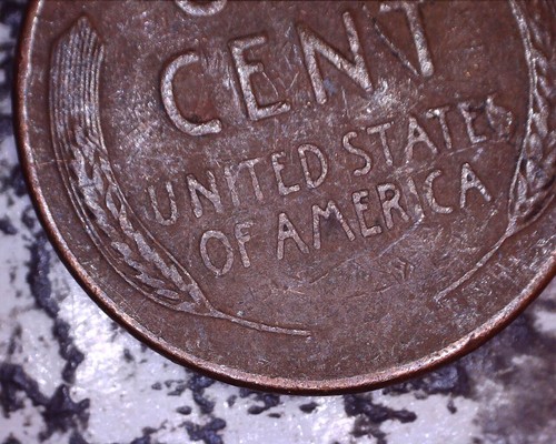 1945 P wheat cent lamination peal on reverse from rim to one cent - Picture 6 of 11