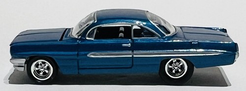 Vintage Johnny Lightning 1961 Pontiac Ventura scala 1:64 - Foto 2 di 7