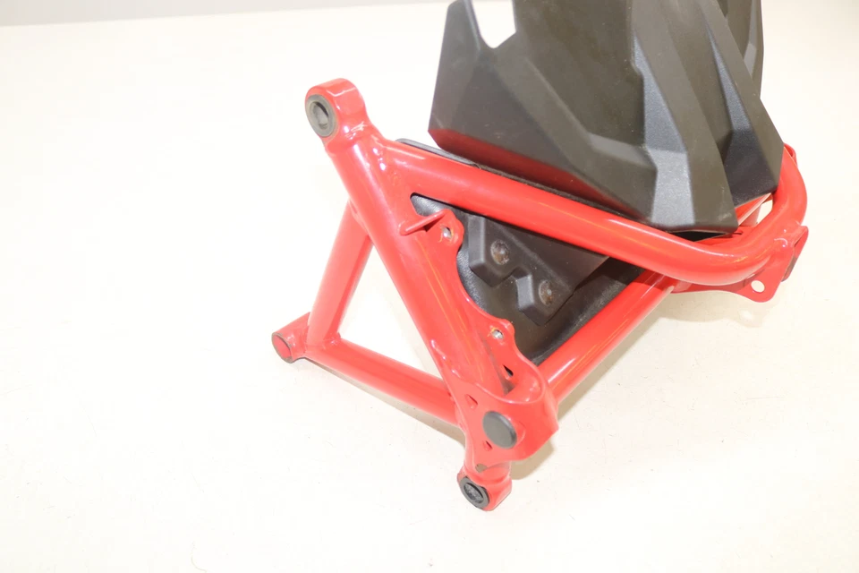 Polaris Rush Pro R 600 2012 suspensión trasera brazo de manivela montaje túnel Foto 2 de 4