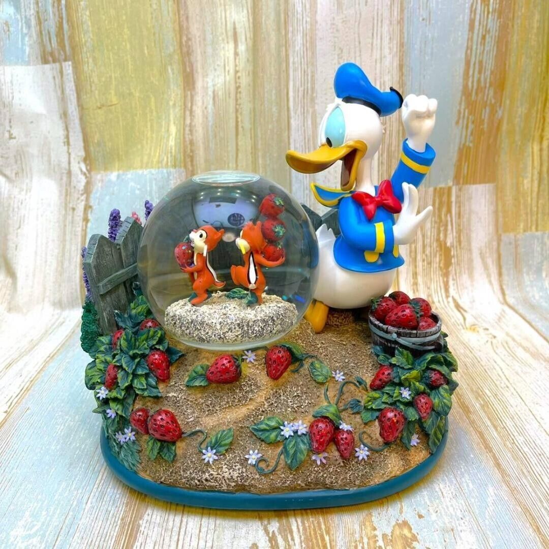 Disney snow globe ドナルドダック 60周年記念 Disney Snow Globe Chip & Dale Donald Duck Strawberry