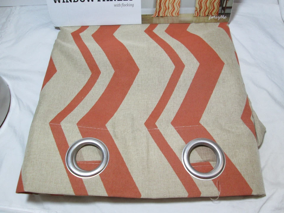 Paneles de ventana Duck River Textile FORSYTHE flocados Cheveron 2-40x84 naranja especia Foto 4 de 4