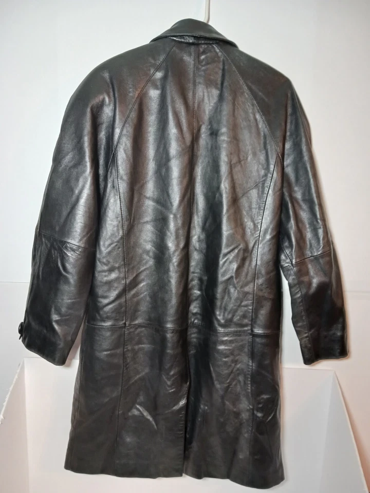 复古 Izzi 100% 皮革黑色大衣女式 S 码软壳夹克 — 第 2/4 张图片