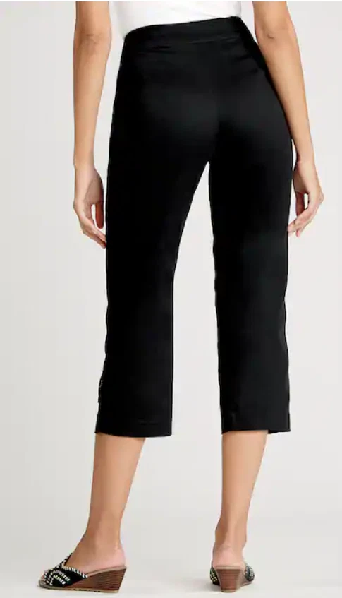 Size 22W PLUS Black Monroe & Main Mariah Button Leg Capri