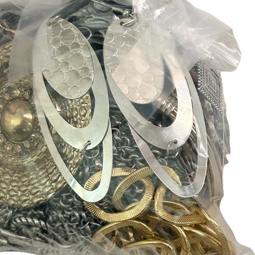Jewelry Lot Bag Necklaces Earrings Bracelets Pendants Gold Silver Tone Chains - Picture 8 of 12