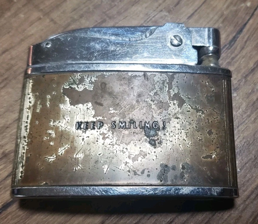 Encendedor de cigarrillos publicitario plano de cerveza GUINNESS "Brew de cuerpo completo" de colección Foto 2 de 4