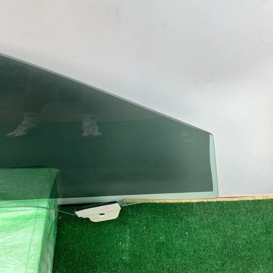 Cadillac XTS 2013-2019 puerta del lado del pasajero delantero derecho ventana vidrio 23186510 OEM Foto 4 de 4