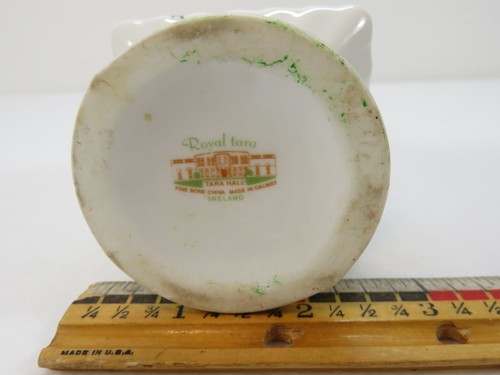 Royal Tara China Holly Berry Bud Vase 7 1/4 inches Bone China Gold Trim Ireland - Picture 5 of 6