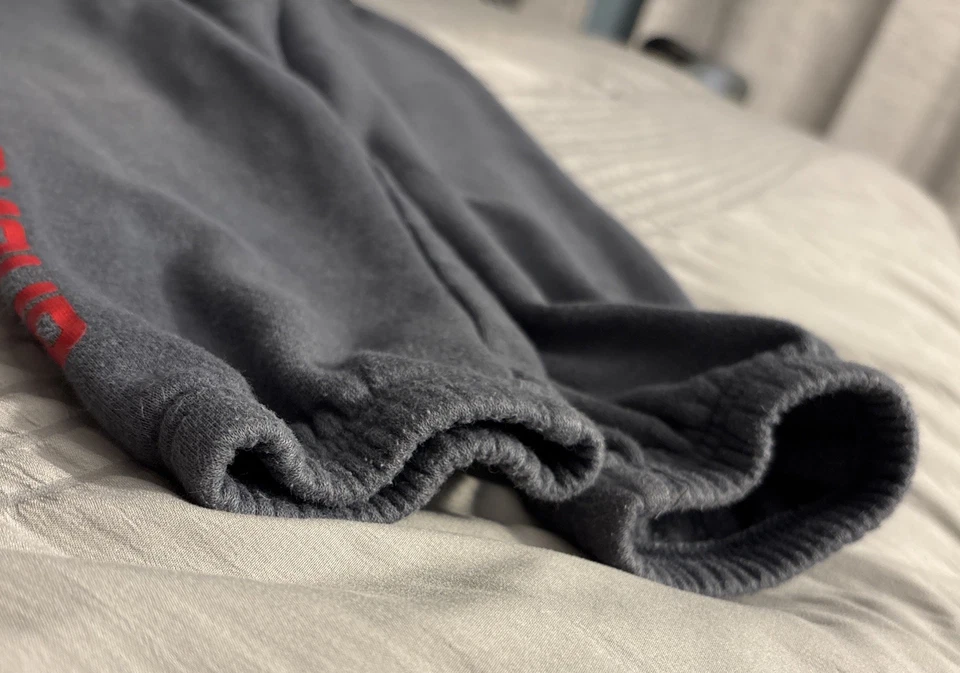 Boys  Under ARMOUR    Sweat  Pants Size 7 - Image 4 of 4