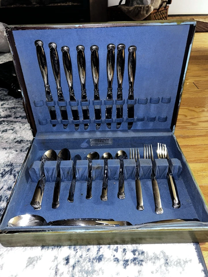 Антикварные серебряные изделия Roger's Bros 1847 г. — 36 штук - Изображение 2 из 3