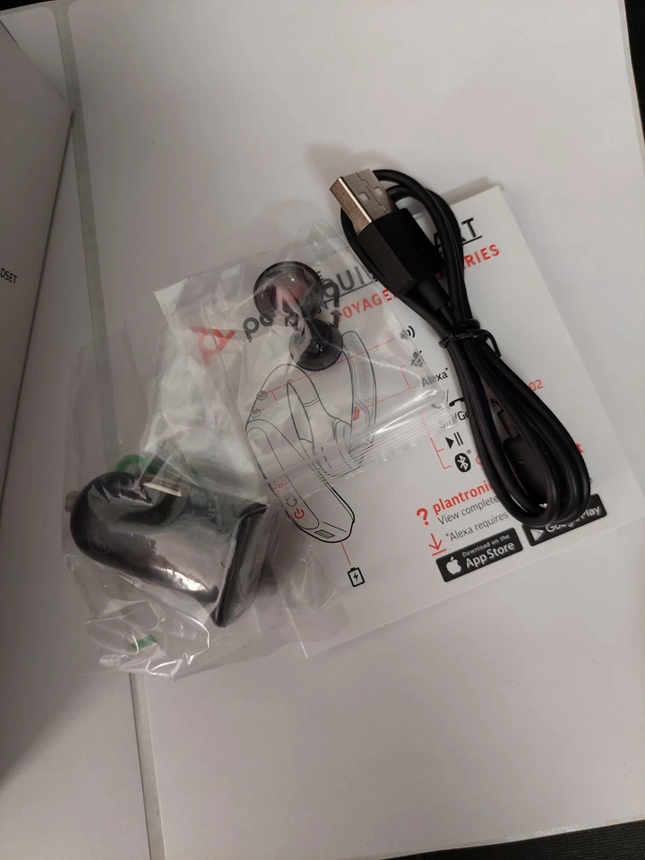  Plantronics Voyager 5200 / 5220 POLY Premium Wireless Bluetooth Headset Black - Image 3 of 4