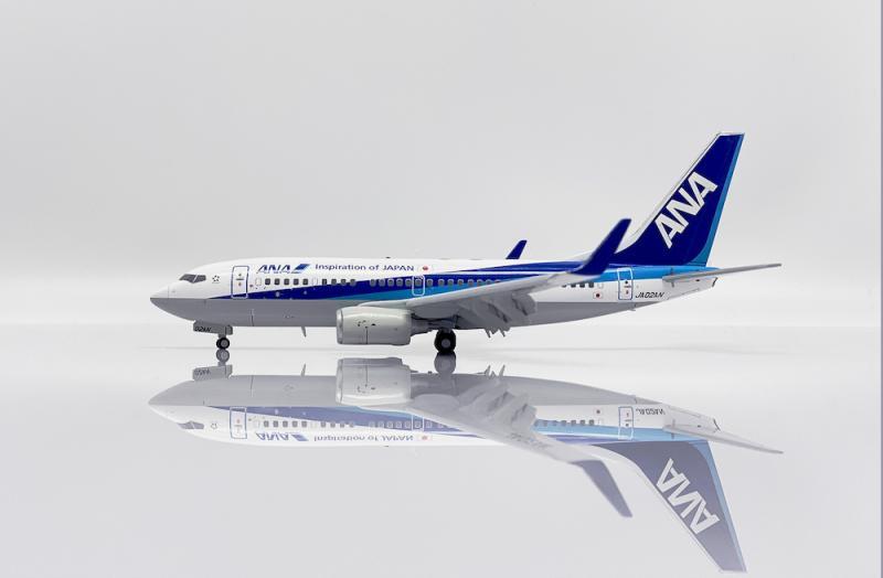 1:200 JC Wings ANA BOEING B737-700 Flap Down Airplane Diecast