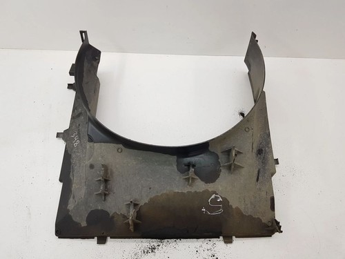 Radiator cooling fan shroud