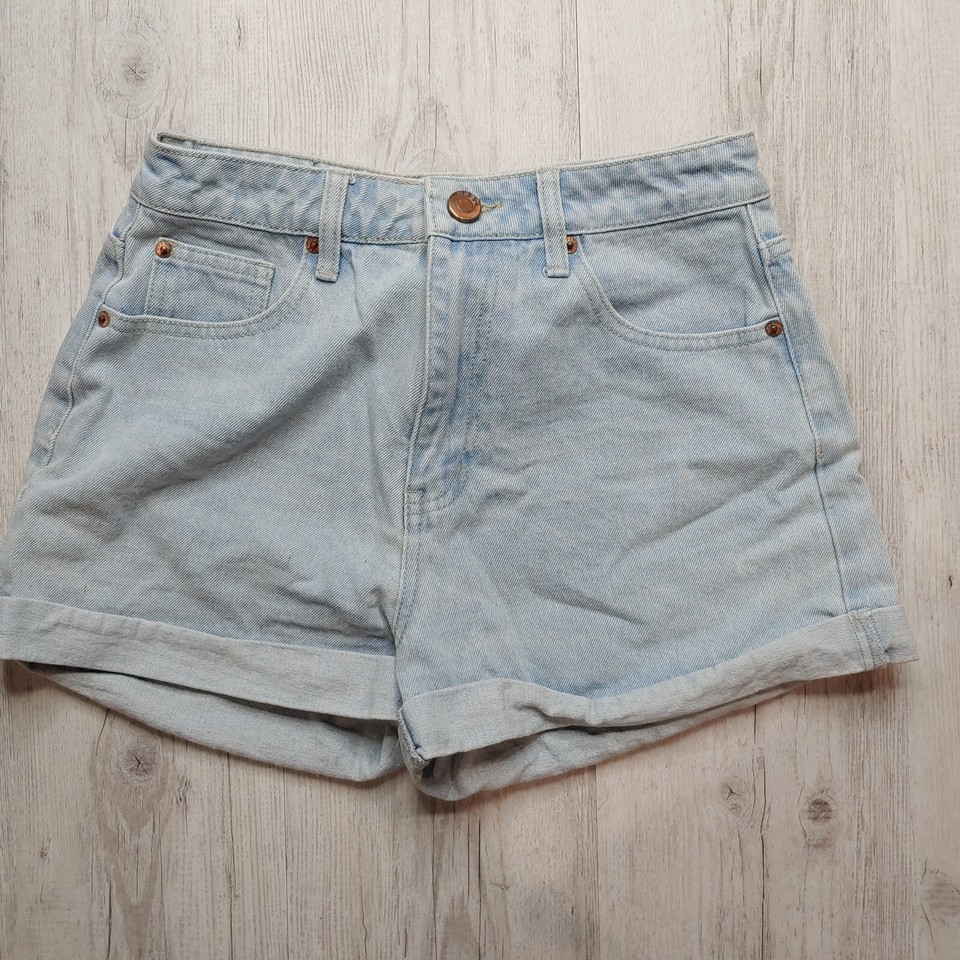 Used U Denim  Light Wash Denim Shorts Rolled Hem Women’s Size 10