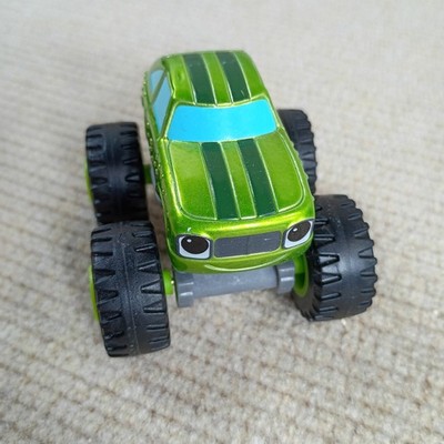 Blaze and the Monster Machines Pickle Diecast Metallic Green Car DTN12 Mattel