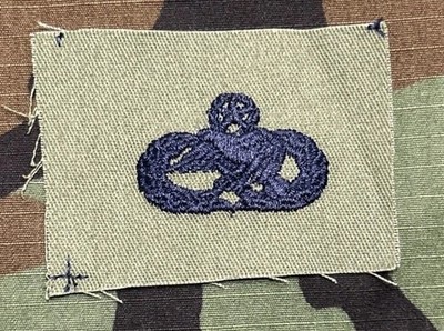 US Air Force Command Maintenance Badge BDU Sew-On OD Green USAF