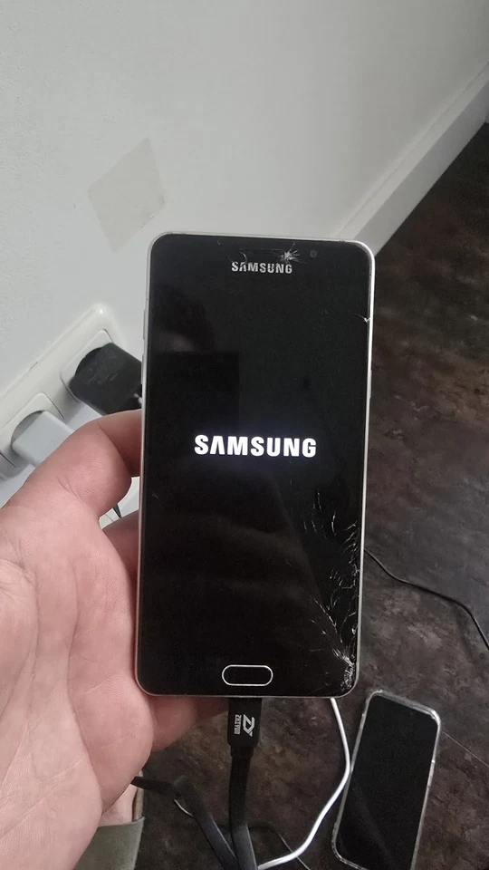 Samsung Galaxy A5 (2017) SM-A520F - gold "gut" SIEHE BILDER !, Foto 1 von 2