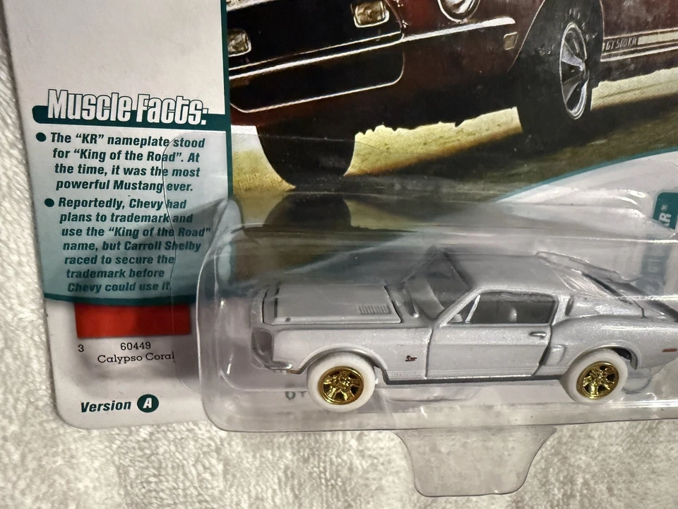Ford Mustang GT500KR 1968 Johnny Lightning Muscle Cars White Lightning Foto 3 de 4