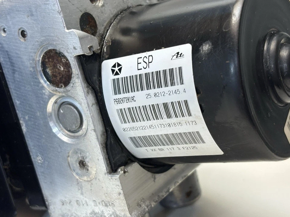 Bomba módulo freno antibloqueo Dodge RAM 1500 ABS 2013 P68207201AC OEM Foto 3 de 4