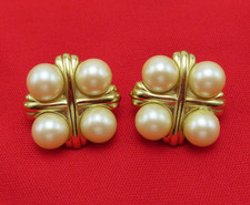 Pendientes Givenchy Vintage Perla Blanca Oro Cruz 0,75 pulgadas Gruesos Tachuelas 846f