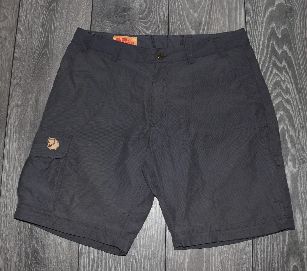 FJALLRAVEN SHORTS HIKING SHORTS CARGO OUTDOOR SIZE MENS 48 GRAY COLOR ORIGINAL
Opens in a new window
