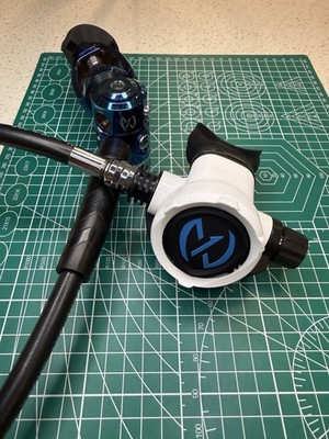 NEX Monterery/2.0 Balanced Adjustable Scuba Diving Regulator- Yoke - WHITE/BLUE