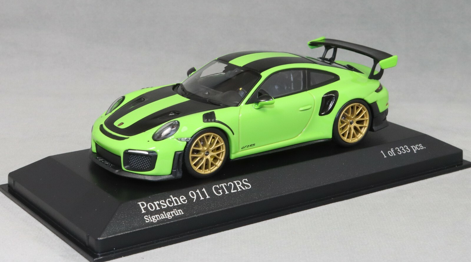 Minichamps Porsche 911 GT2RS Weissach in Signal Green Gold Wheels 2018 413067283
