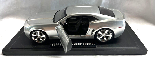 RARO JADA 1:18 BTM 2006 CHEVY CAMARO CONCEPT - Argento - Foto 1 di 6