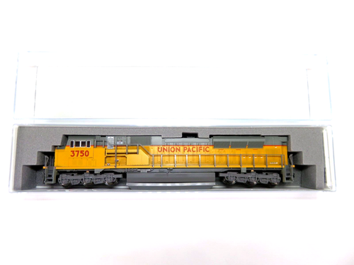 Kato 176-5625 N Scale UP Union Pacific EMD SD90/43MAC Diesel Locomotive #3750 - Picture 3 of 5