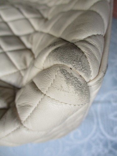 Fontanelli - Soft cream quilted leather handbag with side tassel - Picture 12 of 13