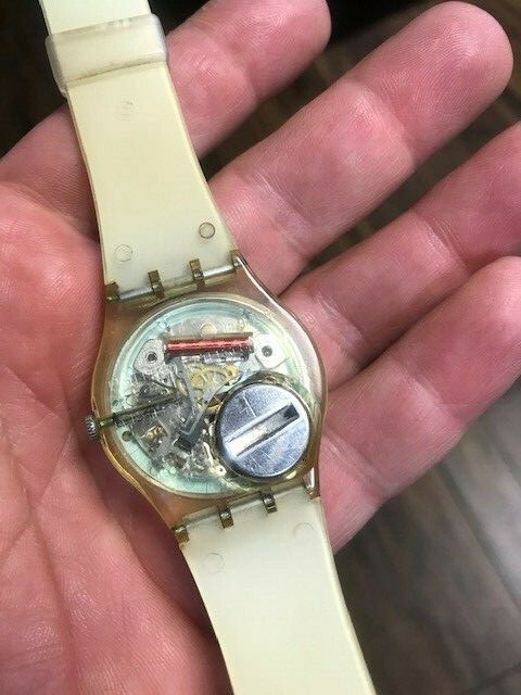 【新品】Swatch SNOW COVERED ユニセックス腕時計GK733 SWATCH Watch SNOWCOVERED GK733 QUARTZ DAY/DATE WHITE 1999