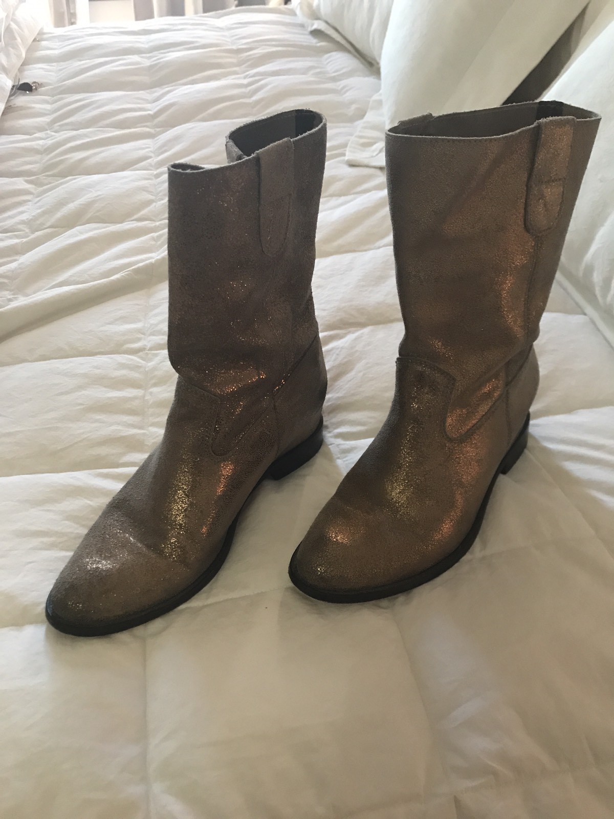 Anthropologists Schutz gold crackle mid calf Leder boots 37 Anthropologists Schutz gold crackle mid calf Leder boots 37