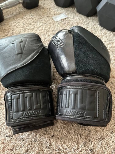 Title: Black Blitz Boxing Gloves - Picture 7 of 8
