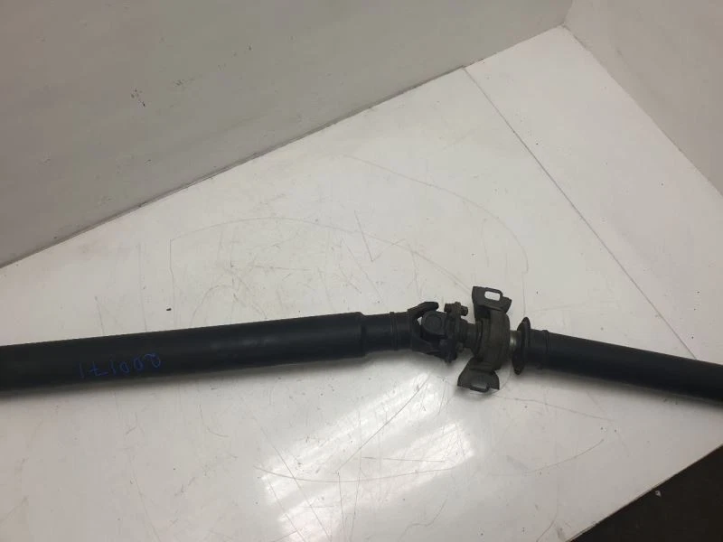 2006 LEXUS GS300 3.0L RWD AT REAR DRIVE SHAFT ASSEMBLY  - Image 3 of 4