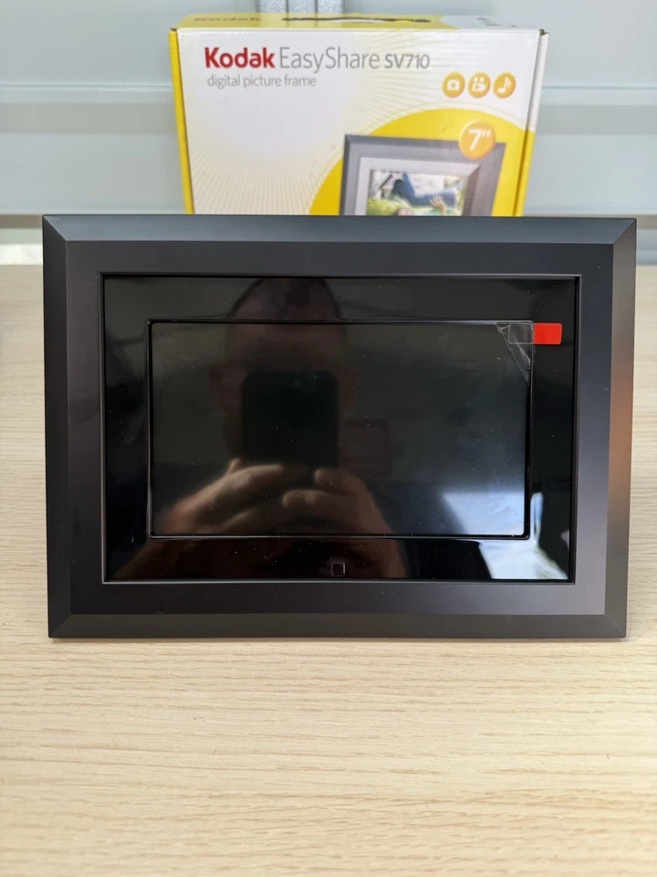 Kodak EasyShare Sv-710 7-Inch Digital Picture Frame - Image 2 of 4