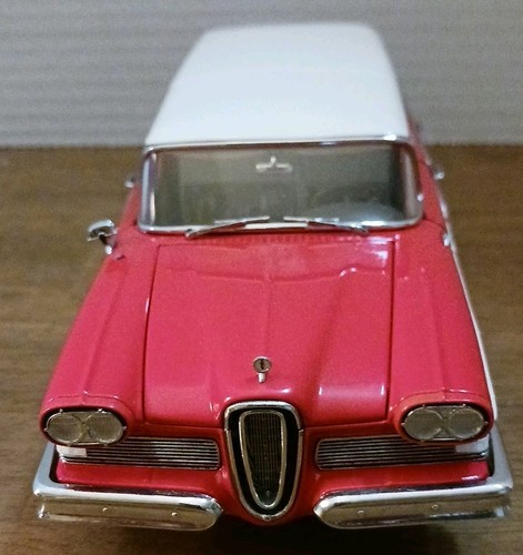 Danbury Mint 1958 EDSEL BERMUDA STATION WAGON 6 pasajeros escala 1:24 diecast rojo - Imagen 4 de 7