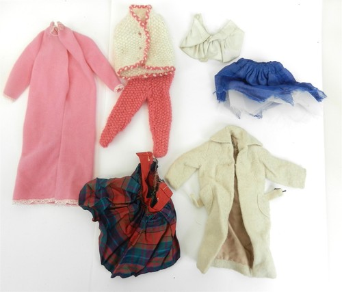 25+ Mattel Barbie Clothing & Accessory Lot Table Beach Chair Dresses Shoes T392 - Picture 6 of 13