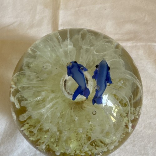 Vintage Art Glass Blown Dolphins Tropical Fish Aquarium 4” Globe Paperweight - Picture 7 of 9
