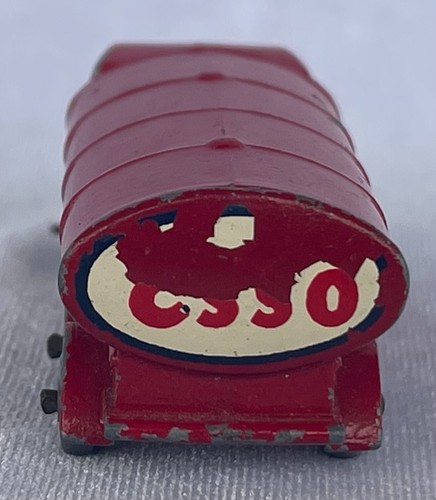 Matchbox 11b E.R.F Road Tanker Esso Plastic Wheels - Picture 3 of 7