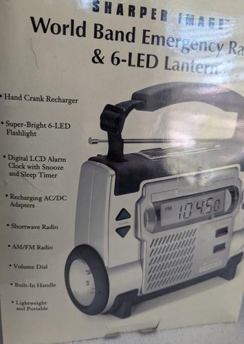 Emergency AM/FM Radio, 10 Station Shortwave Band, 6 LED Lantern Hand crank AC/DC - Picture 7 of 7