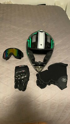 Motorcycle Helmet and gear  (SIZE Medium 57-58) with intercom. Virtue FMVSS 218