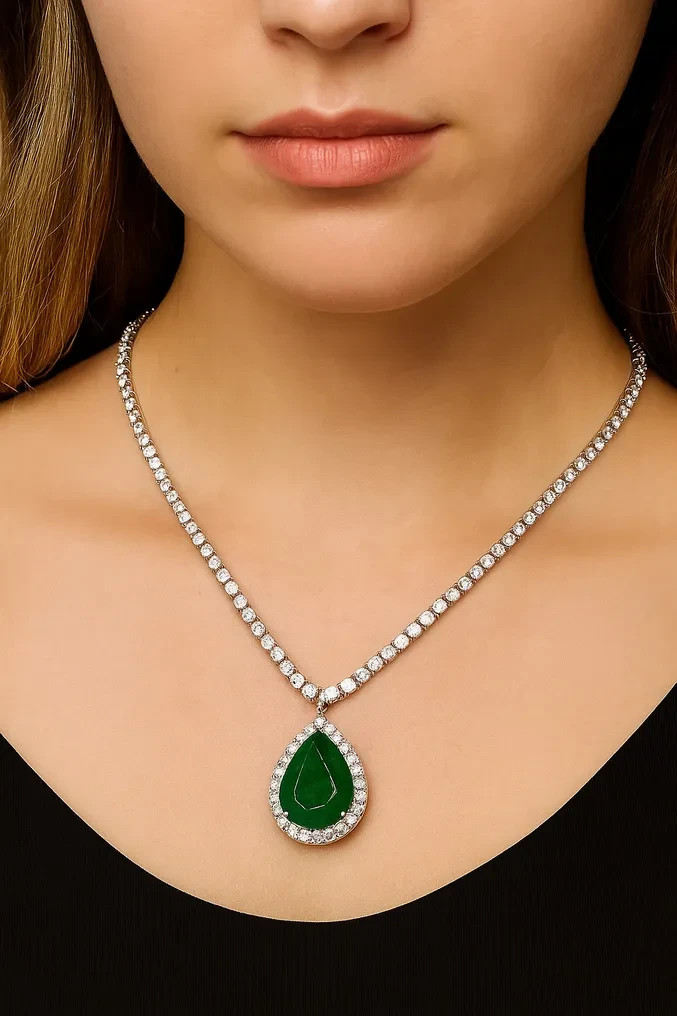 IGI Certified 11.14ct. tw. Emerald - Diamond Necklace with pendant Platinum, 18K
