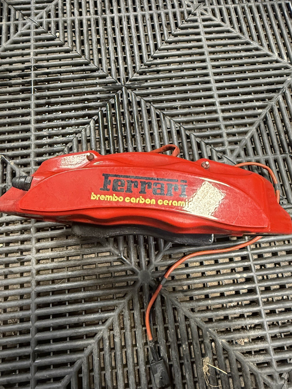 Rear right  Brake Caliper & Bracket Red OEM Ferrari California 2010