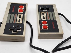 Nintendo Entertainment System NES-002 w/3 Controllers + MORE Tested