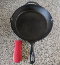 Lodge Cast Iron Skillet Pan 12'' with Red Silicone Hot Handle Holder USA 10SK