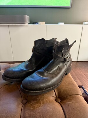 Frye Men display picture 3