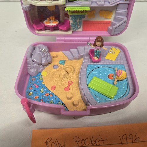 Valigia vintage Polly Pocket Holiday Fun con Polly Annie e divertimento hawaiano - Foto 5 di 13