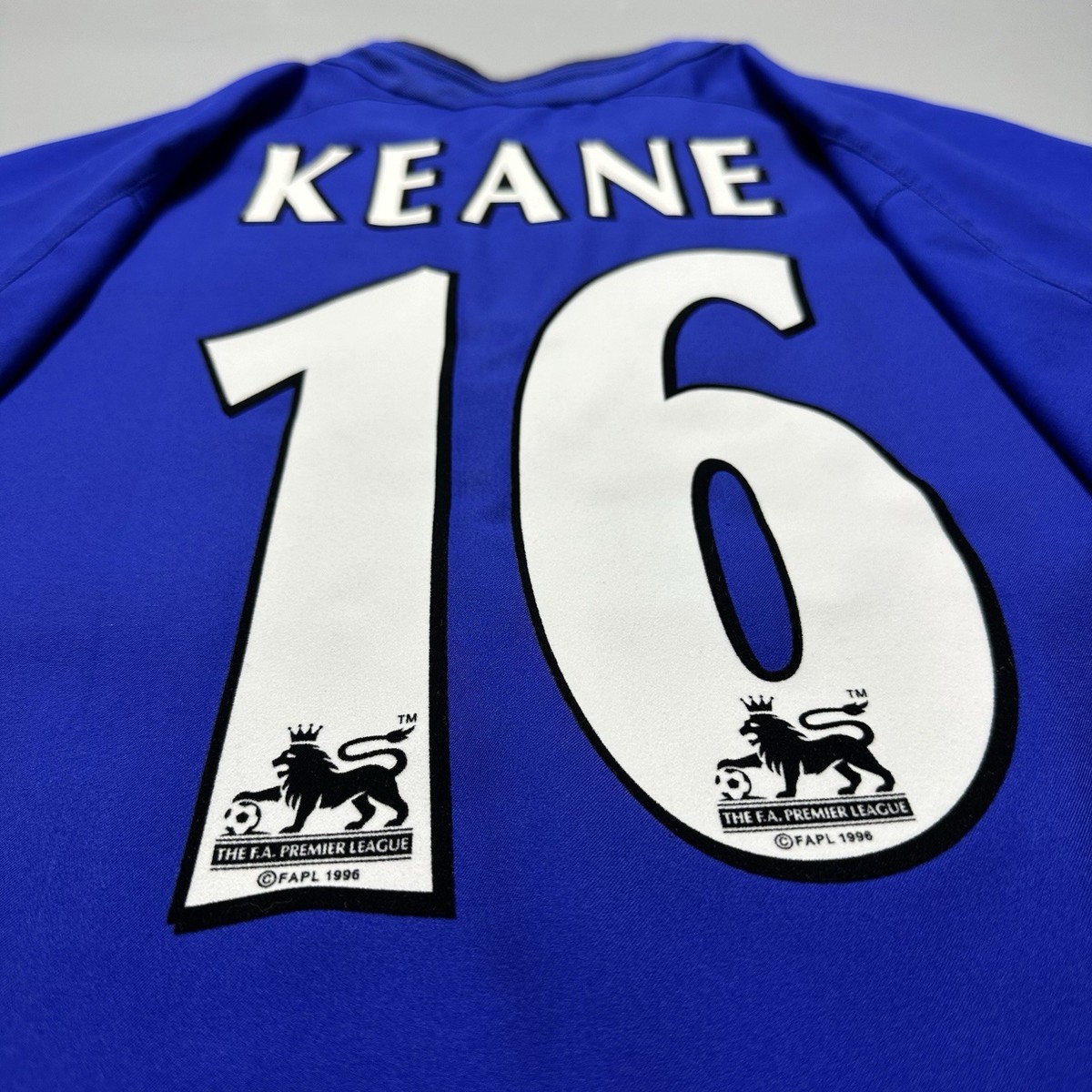 MAN UNITED NIKE 2002/2003 FOOTBALL THIRD JERSEY #16 ROY KEANE SIZE